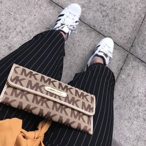 Meet your Posher, Wafiya